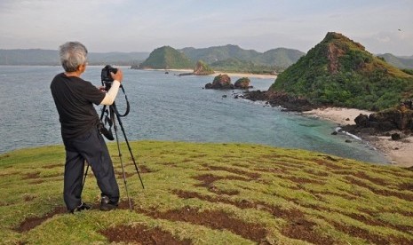 Lombok is mentioned more in twitter than Hawaii. (illustration)