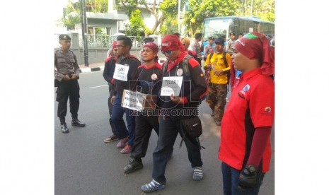  Long march buruh di Jakarta, Jumat (20/11).