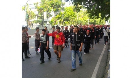 Long march buruh di Jakarta, Jumat (20/11).