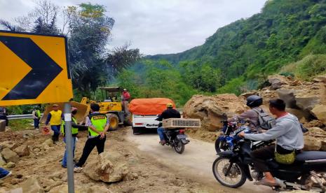 Sempat Putus Akibat Longsor, Jalur ke Selatan Cianjur Sudah Bisa Dilalui. Ilustrasi