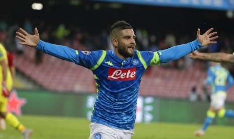 Lorenzo Insigne merayakan gol kemenangan Napoli yang dicetaknya ke gawang Liverpool.