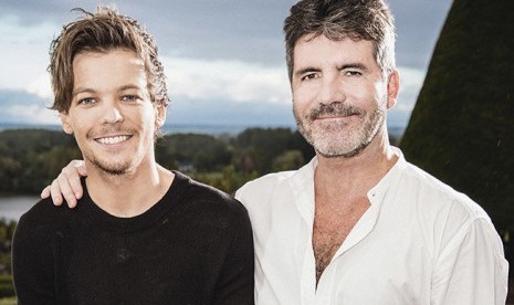 Louis Tomlinson (kiri) dan Simon Cowell