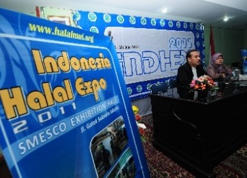 LPPOM MUI helds a press conference on Halal Expo in Jakarta, last year. The expo is part of Indonesian efforts to make the country as the center of halal product in the world.   