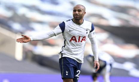  Lucas Moura dari Tottenham bereaksi setelah mencetak gol ketiga timnya selama pertandingan sepak bola Liga Premier Inggris antara Tottenham Hotspur dan Burnley di Stadion Tottenham Hotspur di London, Inggris, Minggu, 28 Februari 2021.