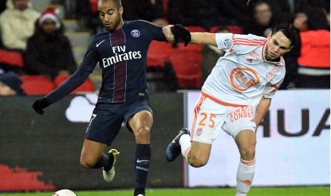 Lucas Moura (kiri)