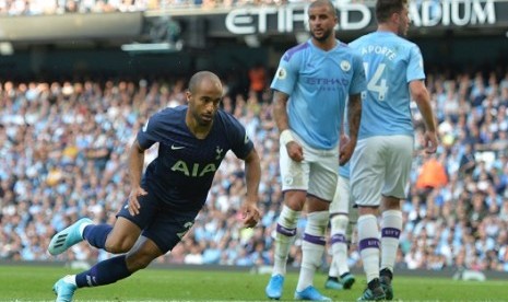 Lucas Moura (kiri), usai menjebol gawang Manchester City.