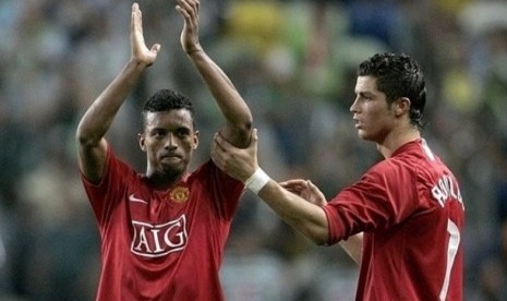 Luis Nani dan Cristiano Ronaldo saat masih sama-sama membela Manchester United.