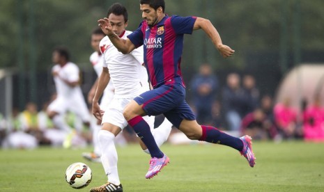 Luis Suarez bersama Barcelona B saat beraksi meladeni permainan Timnas Indonesia U-19