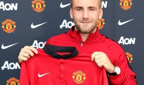 Luke Shaw berseragam Manchester United