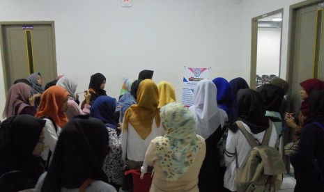 Lulusan AMIK BSI Tasikmalaya memadati campus recruitment PT Bank BTPN Syariah. 