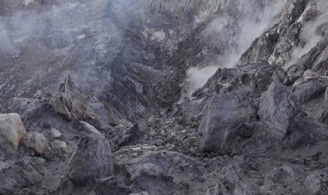 Dasar kawah Gunung Merapi.   (Republika/Bowo Pribadi)