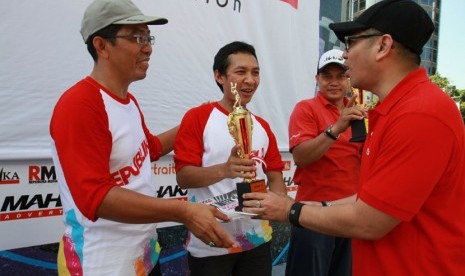  Acara penyerahan hadiah bagi para pemenang dalam rangka kegiatan Mahaka Week di Jakarta, Ahad (4/5).  (foto: Adjie)