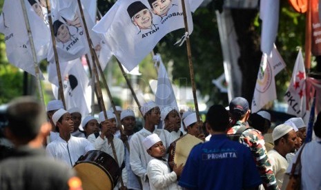  Sejumlah kelompok masyarakat mendeklarasikan mendukung pasangan calon presiden Prabowo-Hatta di Rumah Polonia, Jakarta, Kamis (29/5). (Republika/Agung Supriyanto)