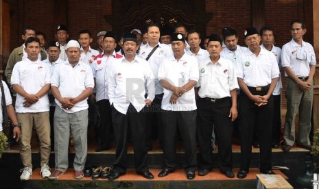 Massa yang tergabung dalam Nahdiyin dari berbagai profesi mendeklarasikan dukungan terhadap pasangan capres Prabowo-Hatta di Aswaja Center, Jakarta, Rabu (18/6). (Republika/Agung Supriyanto)