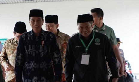 M Nabil Harun, Ketua Umum Pimpinan Pusat Pencak Silat Pagar Nusa (kanan)