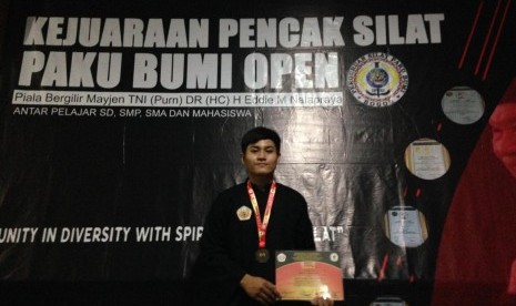 Mahaiswa UBSI Tegal meraih medali perunggu di ajang kejuaraan pencak silat tingkat internasional.