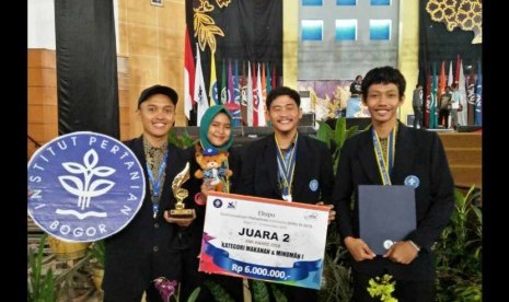 Mahasiswa binaan Islamic Sociopreneur Development Program Laznas  (ISDP) Laznas BSM Umat berhasil menjadi juara  Kewirausahaan Mahasiswa Indonesia (KMI).  