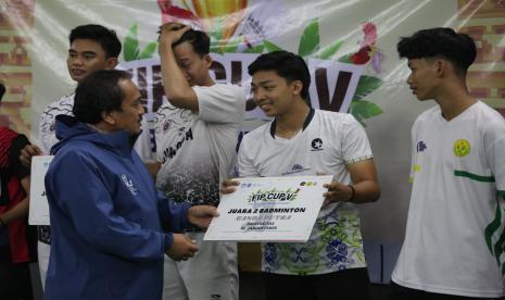 Mahasiswa Fakultas Ilmu Pendidikan Universitas Muhammadiyah Jakarta (FIP UMJ), menggelar turnamen badminton ganda putra antar sekolah dan universitas se-Jabodetabek. 