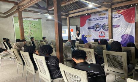 Mahasiswa Ilmu Komunikasi Universitas Ahmad Dahlan (UAD) menggelar acara Sosialisasi Pemanfaatan Media Sosial dan Pelatihan Editing dengan tema 