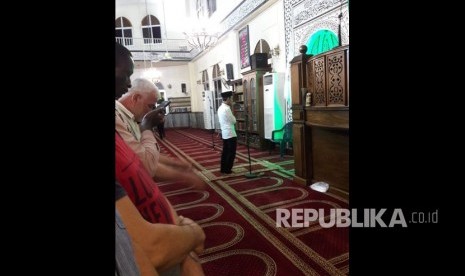 Mahasiswa Indonesia menjadi imam rutin tarawih di Lebanon.