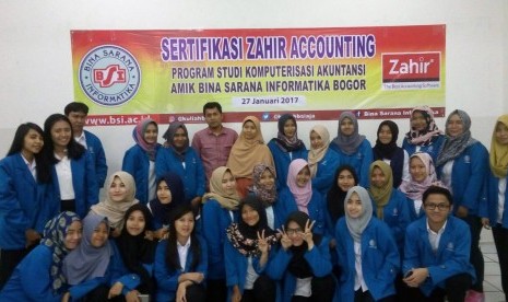 Mahasiswa Komputerisasi Akuntansi AMIK BSI Bogor mengikuti sertifikasi Zahir Accounting.