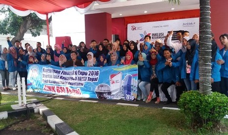 Mahasiswa Komputerisasi Akuntasi BSI Tegal melakukan kunjungan ke OJK Kota Tegal.