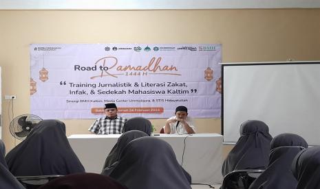 Mahasiswa merupakan generasi penerus kehidupan umat, bangsa dan negara. Dalam hal menguatkan syiar zakat, Laznas BMH bekerjasama dengan Media Center Ummul Qura dan STIS Hidayatullah menggelar Training Jurnalistik dan Literasi Zakat, Infak, Sedekah di perpustakaan STIS Hidayatullah Balikpapan, Jumat (24/2/2023).