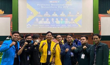 Mahasiswa perwakilan Badan Eksekutif Mahasiswa (BEM) Kampus Digital Bisnis Universitas Nusa Mandiri (UNM), yakni Coky Atmajaya Situmorang dan Dicky Kurniawan menghadiri Pra Temu Nasional ke-XIV.