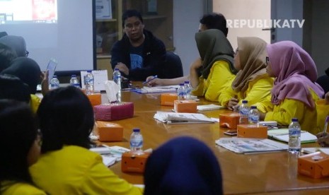 Mahasiswa Politeknik Negeri Jakarta saat mengunjungi redaksi Republika