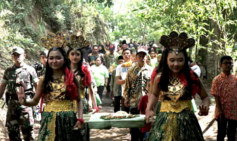  Mahasiswa praktikum Public Relations (PR) 3 Ilmu Komunikasi, Universitas Muhammadiyah Malang (UMM) mengadakan Gebyar Bambu Lira-liru.