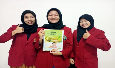 Mahasiswa Prodi Keperawatan Universitas Muhammadiyah Malang (UMM) merancang program pencegahan stunting dalam karya tulis ilmiah. 