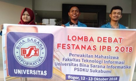 Mahasiswa UBSI Sukabumi meraih prestasi di ajang debat nasional.