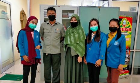 Mahasiswa Universitas BSI (Bina Sarana Informatika) Kampus Pontianak berkesempatan menjalankan proses magang di Badan Penanggulangan Bencana Daerah (BPBD) Pontianak. Kantor BPBD tersebut terletak di Jalan Letnan Jendral Sutoyo, Parit Tokaya, Kecamatan Pontianak Selatan, Kota Pontianak, Kalimantan Barat. 