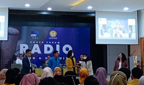 Mahasiswa Universitas BSI (Bina Sarana Informatika) kampus Purwokerto penuhi undangan dari Fakultas Ilmu Sosial dan Ilmu Politik (FISIP), Universitas Jenderal Soedirman (UNSOED) dalam acara Youth Forum Radio Young & Unlimited. Acara ini digelar di kampus Unsoed, pada Selasa (14/6/2022). 