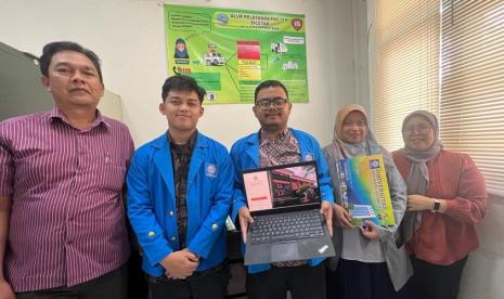 Mahasiswa Universitas BSI (Bina Sarana Informatika) Kampus Tasikmalaya bikin gebrakan baru nih! Mereka baru aja menghibahkan aplikasi Sistem Informasi Logistik dan Kinerja (SILOKIN) ke Kantor Public Safety Center (PSC) Kota Tasikmalaya. 