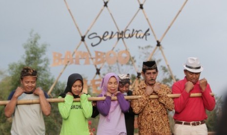 Mahasiswa Universitas Muhammadiyah Malang (UMM) melalui tim Exsto berhasil mewujudkan Bamboo Mewek Park sebagai destinasi wisata baru di Kota Malang.