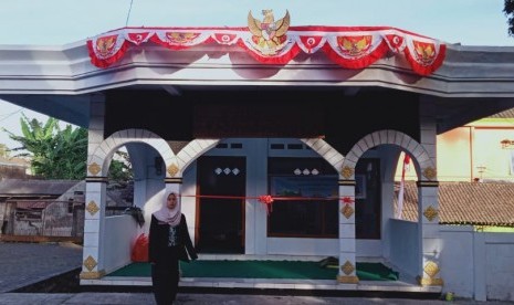 Mahasiswa Universitas Muhammadiyah Malang (UMM) yang tergabung dalam kelompok Kuliah Kerja Nyata (KKN) 114 meresmikan Rumah Kebhinnekaan di daerah Punden Ki Hajar Seguh, Dusun Sebaluh, Pujon, Malang. 