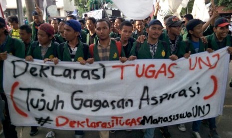 Mahasiswa UNJ dalam Deklarasi TUGAS (Tujuh Gagasan Aspirasi)