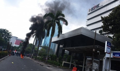 Jalan HR Rasuna Said di depan gedung KPK