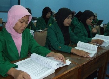 Mahasiswi Fakultas Agama Islam Universitas Muhammadiyah Jakarta