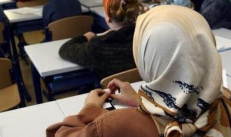 Pelaku pelepas jilbab Muslimah secara paksa di London tengah menghadapi sanksi sosial. Foto ilustrasi Muslimah.