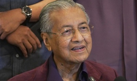 Mahathir Mohamad Mengundurkan Diri.