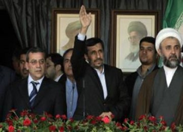 Mahmoud Ahmadinejad di Bint Jbeil