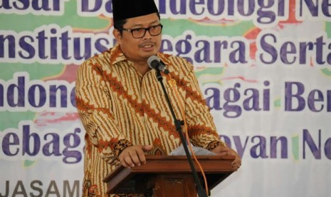 Mahyudin.