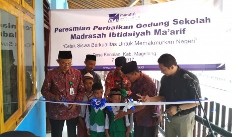 MAI Foundation meresmikan ruang kelas baru Madrasah Ibtidaiyah Al Ma'rif, Desa Kenalan, Kabupaten Magelang. 