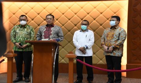 Majelis Permusyawaratan Rakyat (MPR) bekerjasama dengan Komisi Yudisial (KY) dan Dewan Kehormatan Penyelenggara Pemilu (DKPP) akan menyelenggarakan Konferensi Nasional II Etika Kehidupan Berbangsa. Konferensi akan berlangsung pada hari Rabu, 11 November 2020, di Gedung Nusantara IV komplek MPR/DPR, Jakarta. 