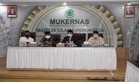 Majelis Ulama Indonesia (MUI) melaksanakan musyawarah kerja nasional (Mukernas) ke-1 tahun 2021 secara daring dan luring pada 25-26 Agustus 2021. Mukernas ini mengusung tema Memperkuat Peran MUI, Meningkatkan Kerjasama Ulama, Umaro dan Masyarakat Dalam Menghadapi Covid-19 dan Dampaknya.