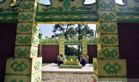 Makam Putri Kacang Riau