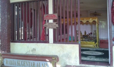 Makam Raja Segentar Alam yang ada di Bukit Siguntang,Palembang