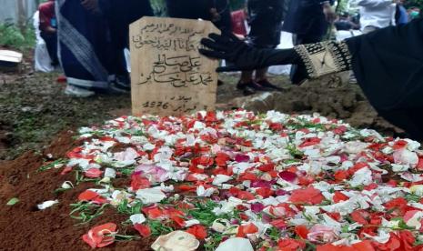 Sejumlah Ulama Meninggal Ingatkan Umat untuk Regenerasi. Foto: Makam Syekh Ali Jaber di Ponpes Darul Quran, Tangerang, Banten, Kamis (14/1).